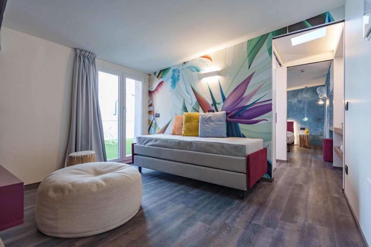 Design Hotel Astra B&B Мізано-Адріатіко Екстер'єр фото