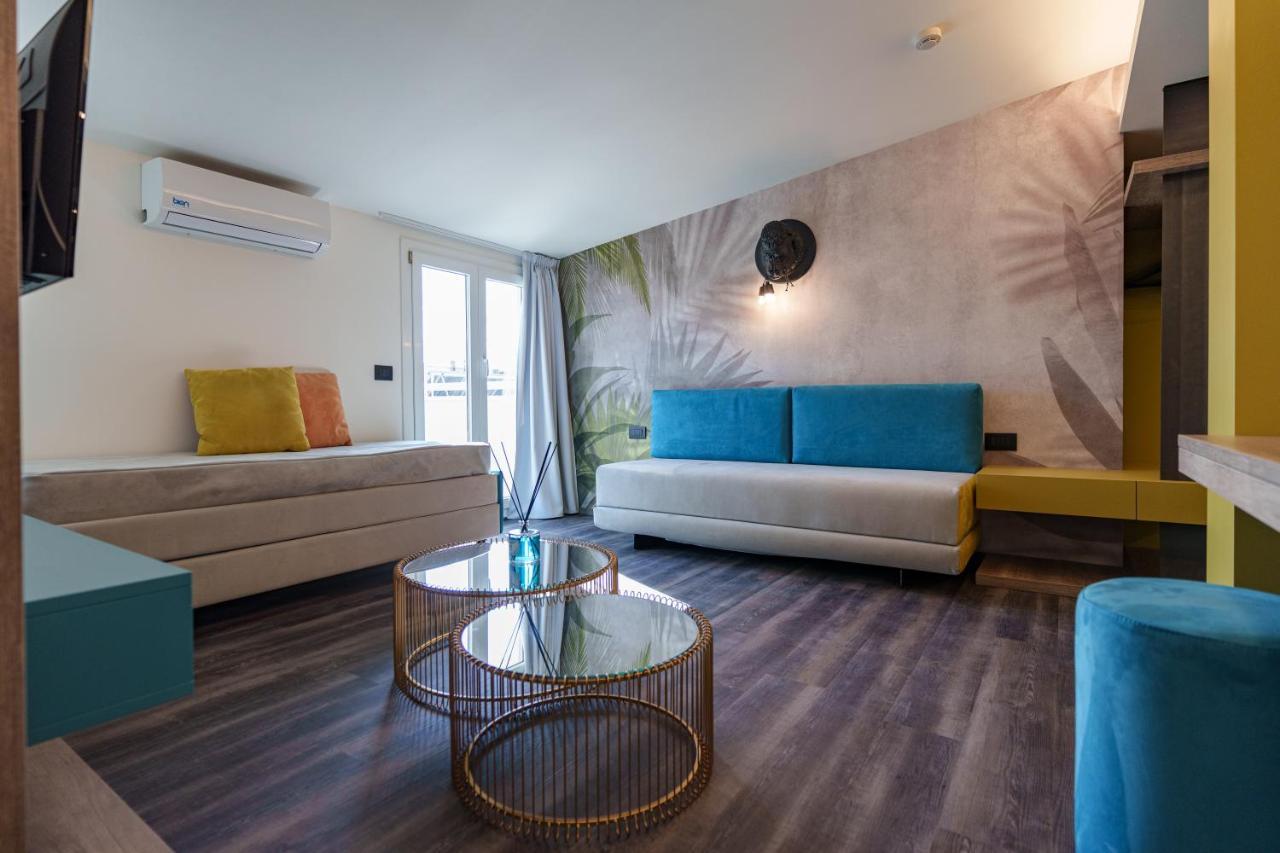 Design Hotel Astra B&B Мізано-Адріатіко Екстер'єр фото